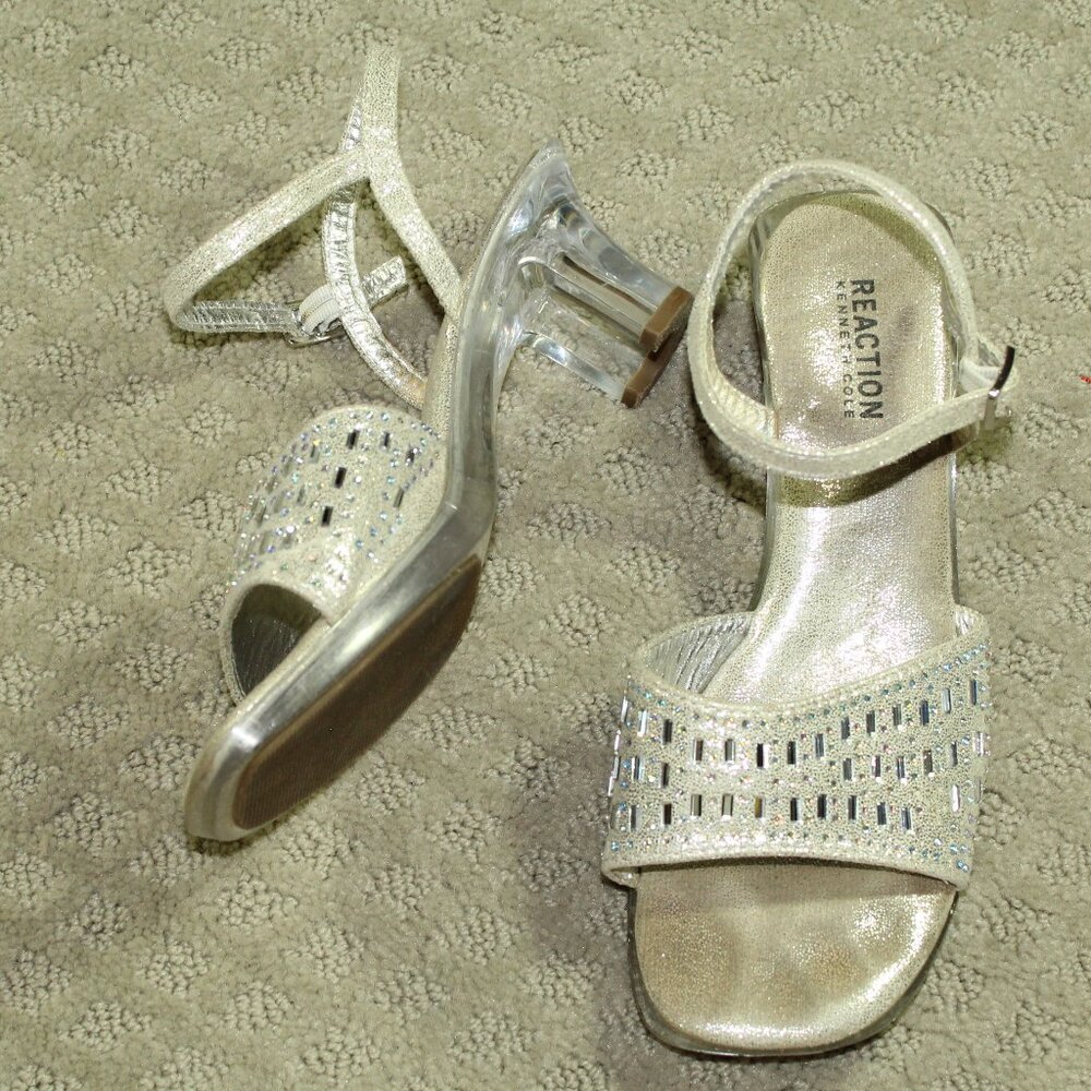 Kenneth Cole Reaction Women's 5 Silver Beaded 2.5" Clear Acrylic Block Heels